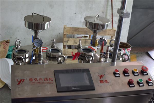 銅線燈自動灌膠機(jī)
