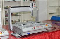 <b>高粘度硅膠點(diǎn)膠機(jī)廠家</b>